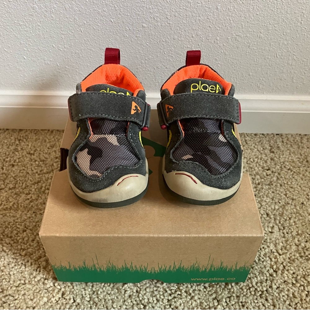 PLAE Toddler boy size 6 shoes